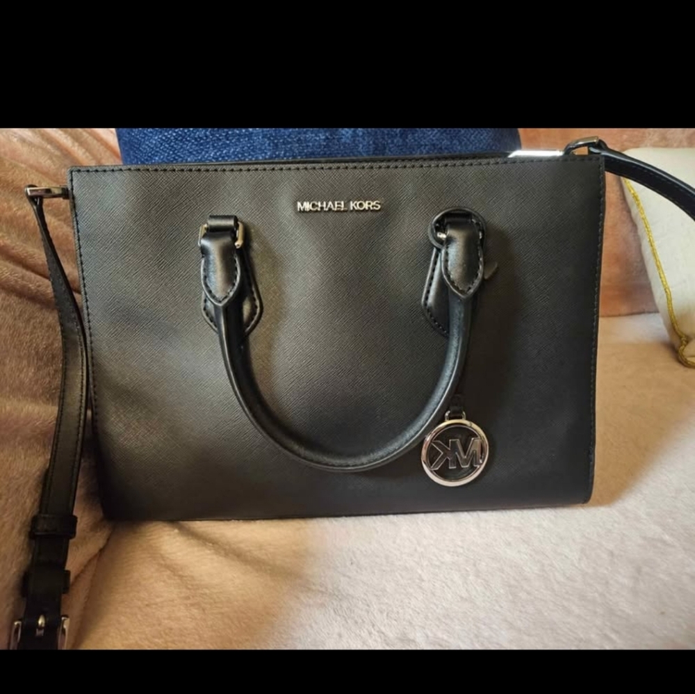 Michael Kors Sheila Crossbody